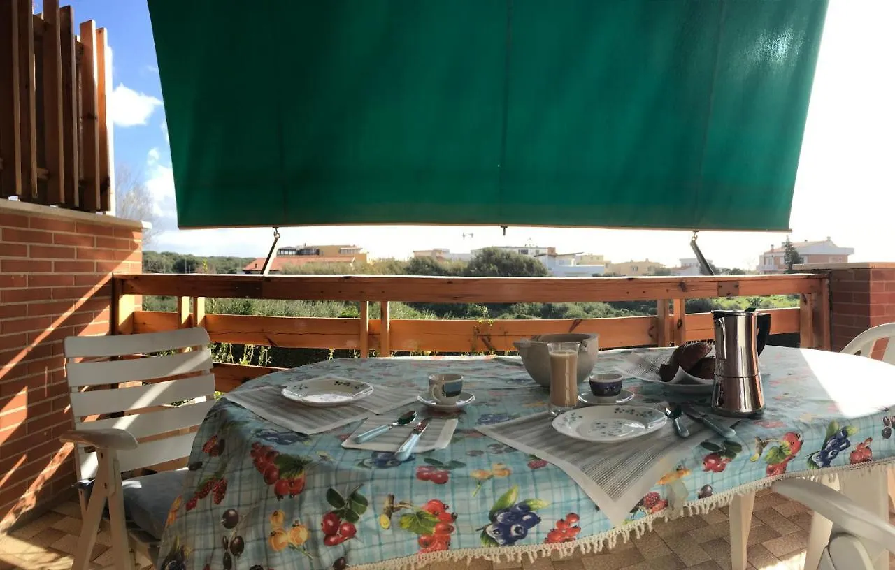 Stella Di Mare - Ampio Appartamento Con Due Bagni - Fronte Mare Lido di Ostia 0*,  Italy